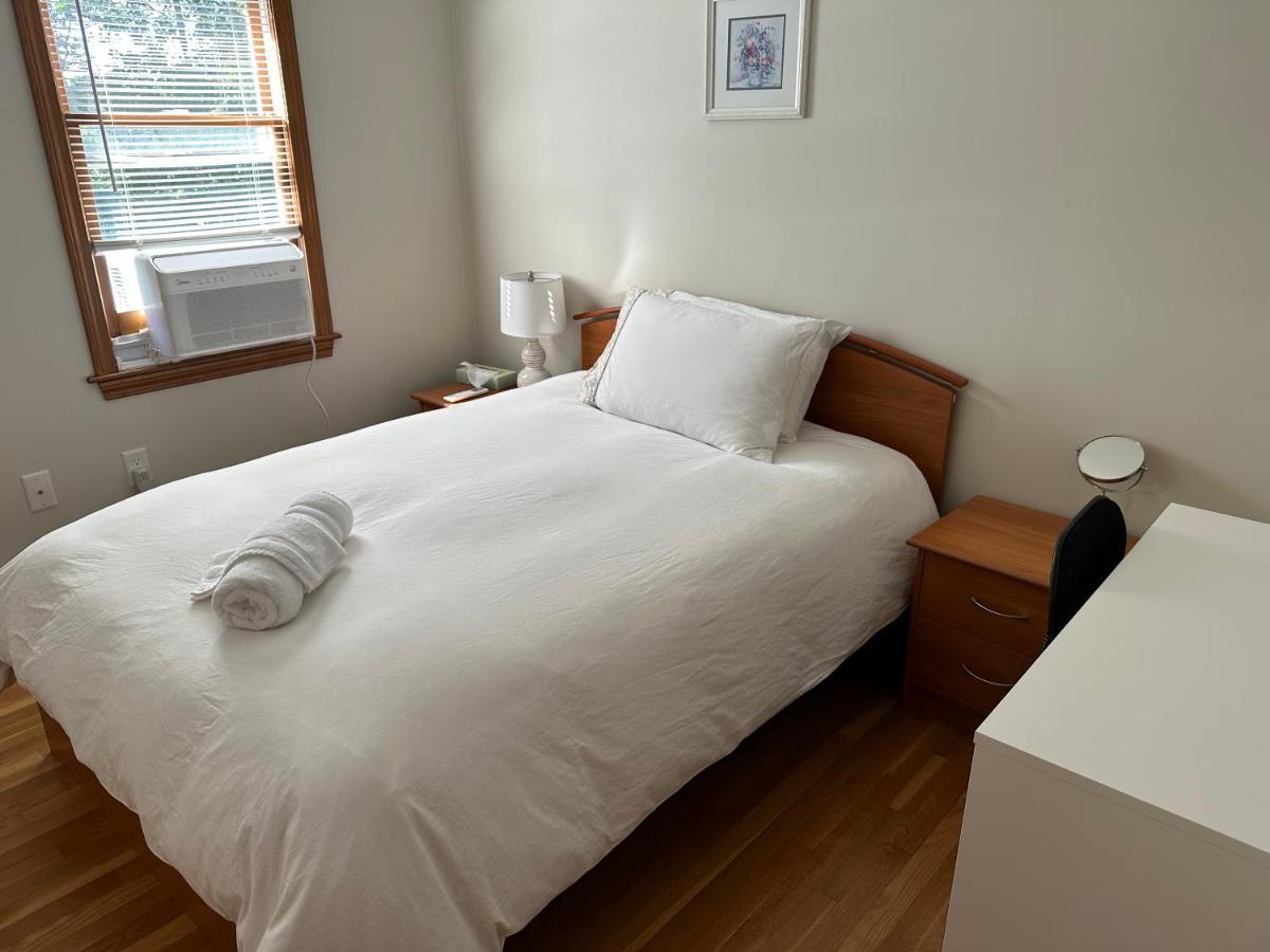 Room In Single Family House - Suburban Neighborhood In Βοστώνη Δωμάτιο φωτογραφία