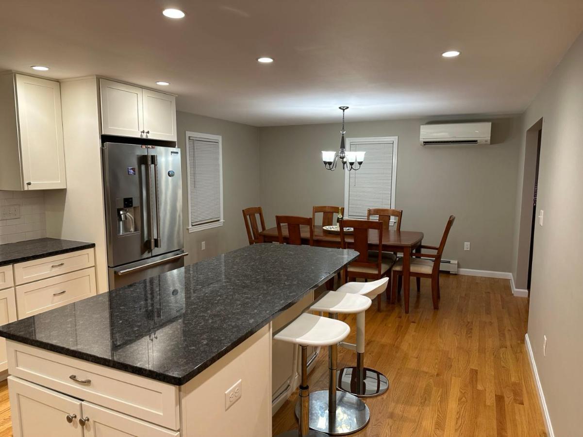 Room In Single Family House - Suburban Neighborhood In Βοστώνη Εξωτερικό φωτογραφία